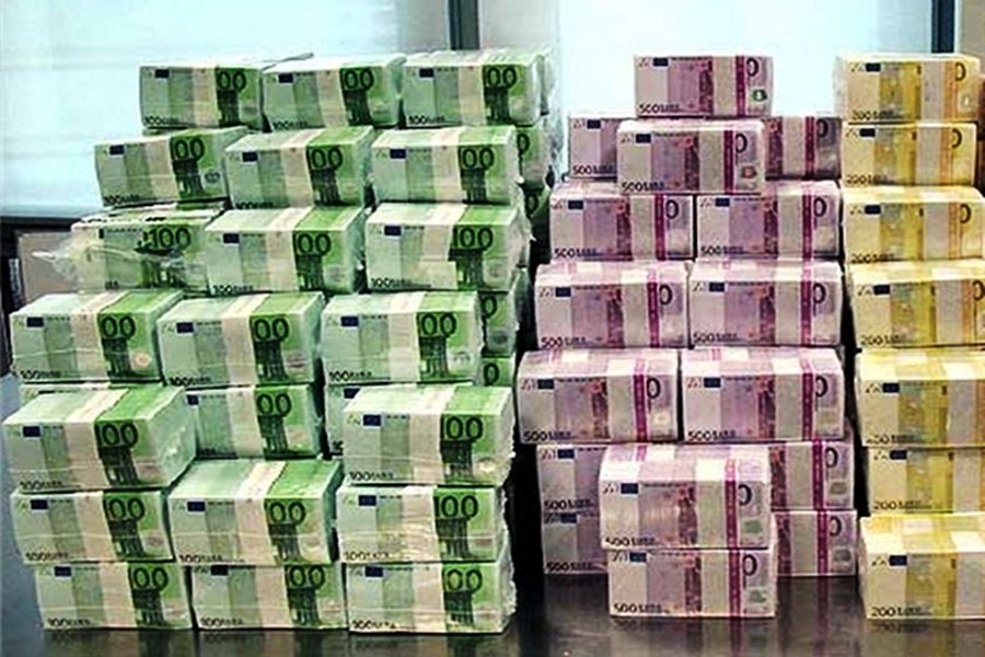 В Германии инкассаторы потеряли на дороге миллион евро                 - Происшествия и криминал