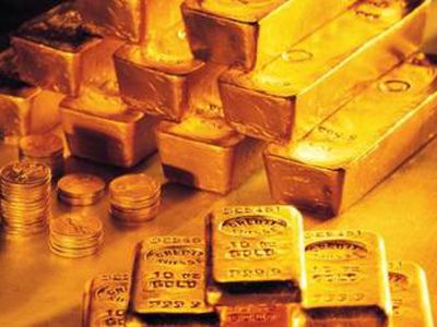Цена золота стремительно падает - В Мире