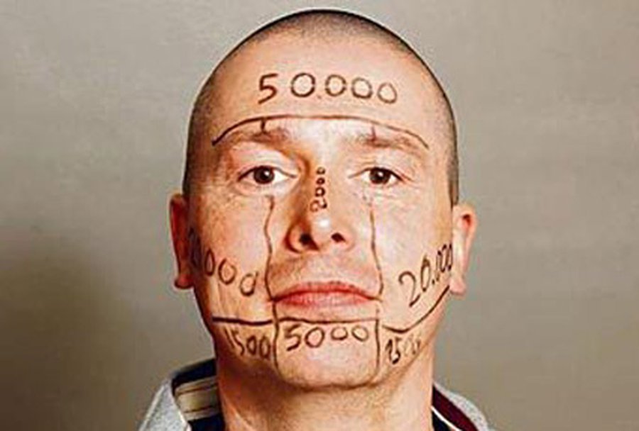 Немец выставил на продажу рекламные места на лице - Хобби, отдых и развлечения