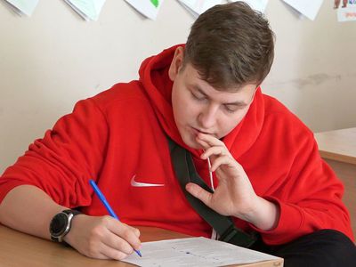 Денежными премиями отмечены достижения 171 висагинского школьника и трех педагогов - В Висагинасе