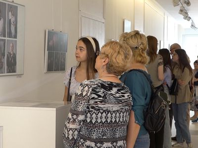 Открылась выставка юных висагинских фотохудожников "Семейные истории" (видео) - В Висагинасе