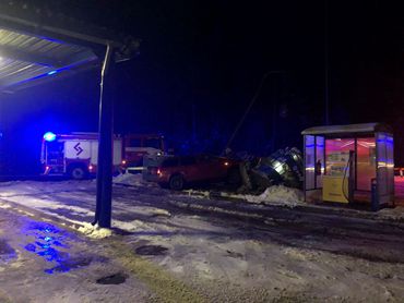 Пьяный водитель протаранил газовые баллоны у заправки в Висагинасе