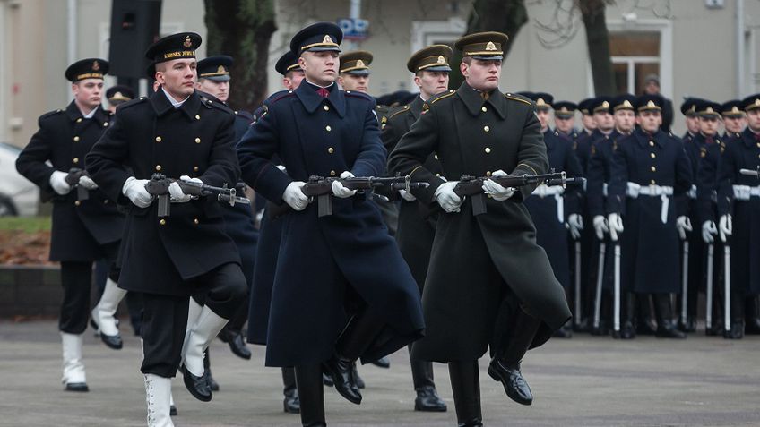 Valstybės vadovai sveikina atkurtos Lietuvos kariuomenės šimtmečio proga