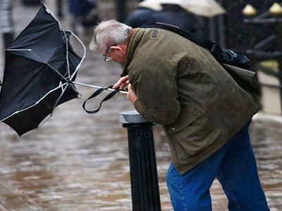 В Великобритании объявили высшее штормовое предупреждение - В Мире