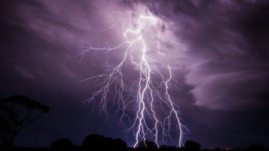 Директор «Висагино бустас»: об актуальности молниезащиты, об экспертизе лифтов и о др.  (видео) - В Висагинасе