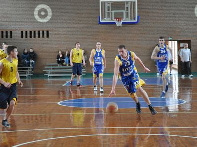 В Висагинасе проходит весенний турнир по баскетболу (обновлено) - В Висагинасе