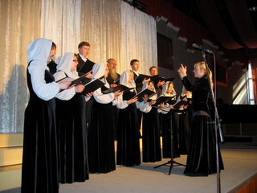 Церковные песнопения – это звучащая икона

 - В Висагинасе