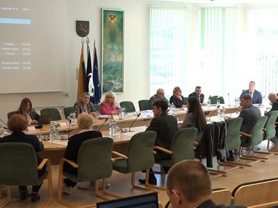 Заседание Висагинского совета. Зарегистрированы три фракции, в которые вошли 7 человек (видео) - В Висагинасе