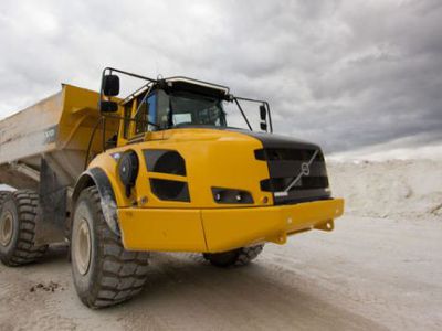 Гиганты литовской промышленности: средняя зарплата работников – более 5 тысяч литов, горы отходов и зависимость от России - Литва и страны Балтии