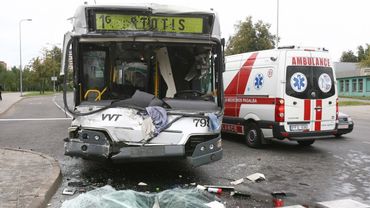 
Autobuso ir sunkvežimio avarijoje nukentėjusiems keleiviams žalą atlygins draudimo bendrovė
