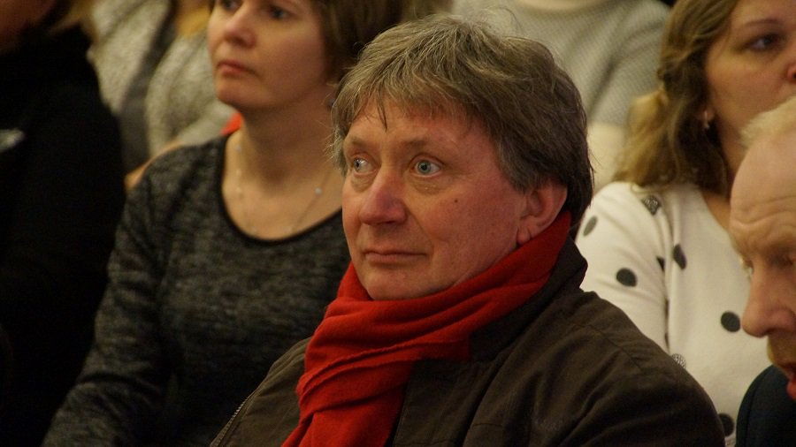 В зале «Draugystės» открылась выставка портретов жителей Висагинского пансионата - В Висагинасе