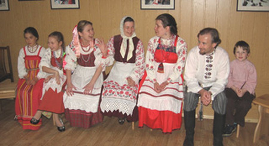   
 «Если нет солнца в небе, найди его в себе»  
 - В Висагинасе