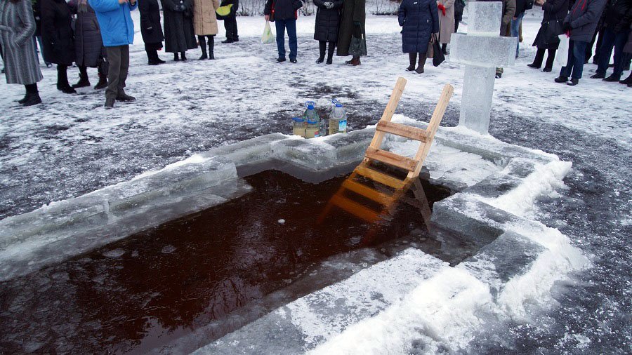 Крещенский сочельник и Крещение. Об освящении воды, Крестном ходе и о купании - В Висагинасе