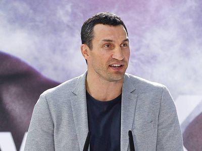 Кличко предложил Порошенко и Зеленскому "не смешить людей" и сдать анализы правильно - В Мире