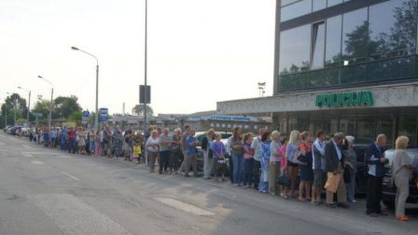 Gauti pasą - misija nebeįmanoma: gyventojai liko be asmens dokumentų