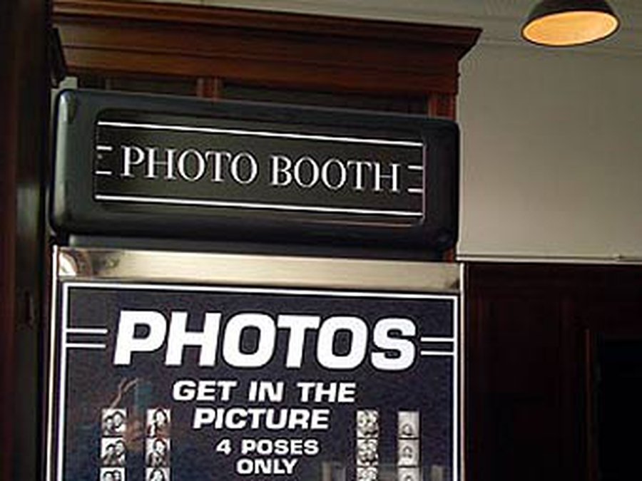 Британский журналист чуть не остался без паспорта из-за блестящей лысины - Хобби, отдых и развлечения