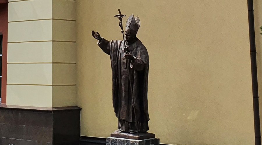 Реагируя на высказывания папы римского Франциска о России МИД вызывает Апостольского нунция - Литва и страны Балтии