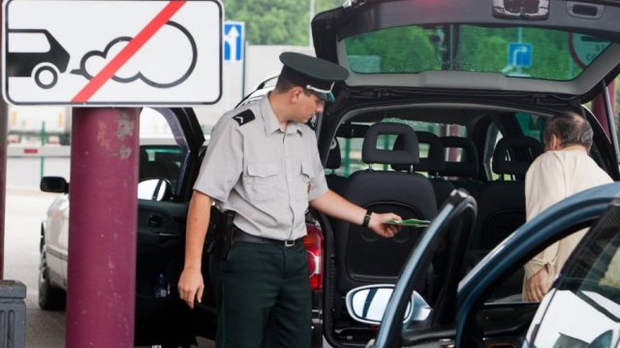 На границе с Беларусью изъяли и сожгли 1,5 тонны продуктов - В Мире