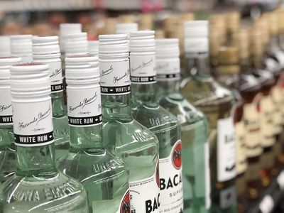 Сейм Латвии принял поправки к закону об обороте алкогольных напитков - Литва и страны Балтии