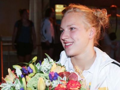 Namo sugrįžo Lietuvą pasaulio plaukimo čempionate garsinusi R. Meilutytė
 - Lietuva ir Baltijos šalys