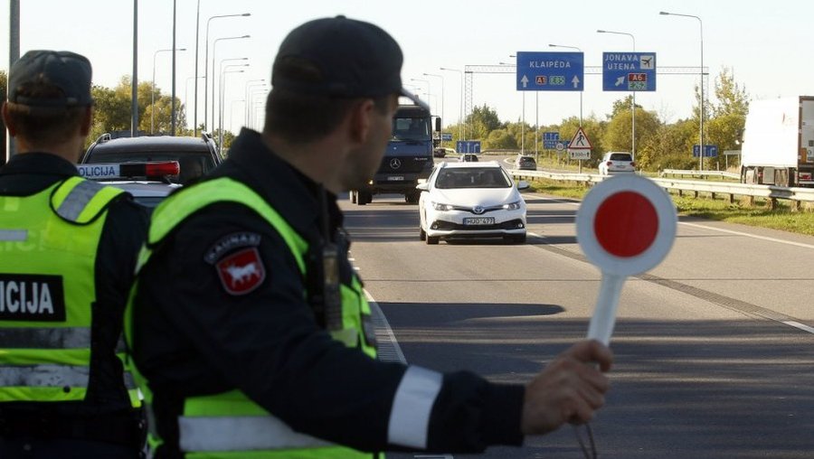 Полиция предупреждает о рейдах в октябре - Литва и страны Балтии