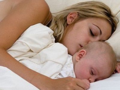 Совместный сон с матерью может стоить ребенку жизни - Наука и здоровье