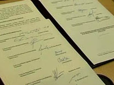 Корректировка бюджета правительством - минимальная  - Литва и страны Балтии