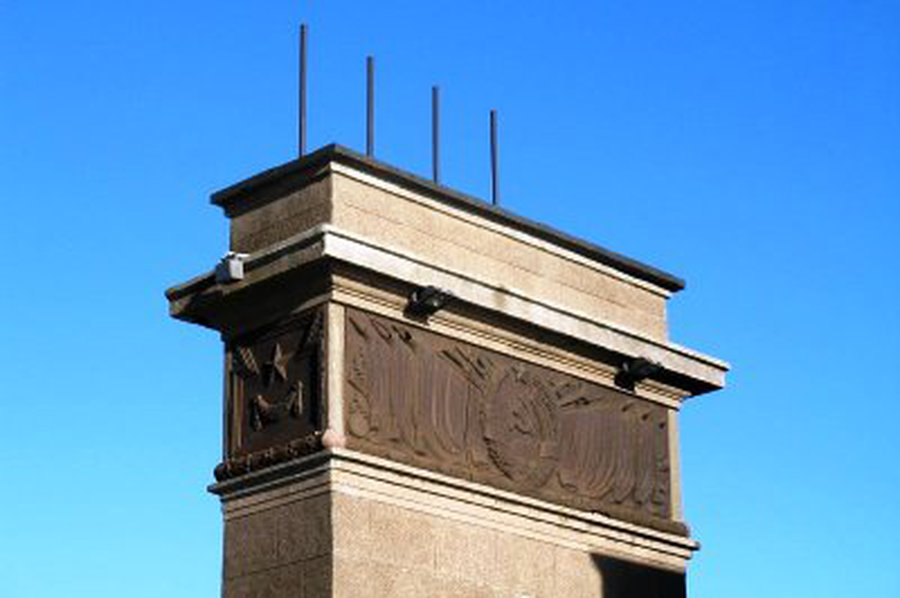 В Каунасе вандалы осквернили советские символы                 - Происшествия и криминал