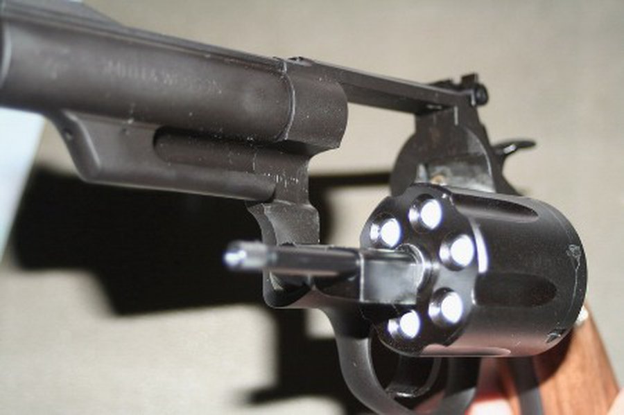 Демонстрация оружия закончилась трагедией

 - В Висагинасе