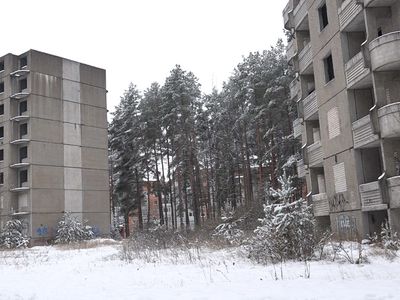 Как дела с модернизацией городской системы освещения? Когда будут сносить дома по Седулинос 36, 40? (видео) - В Висагинасе