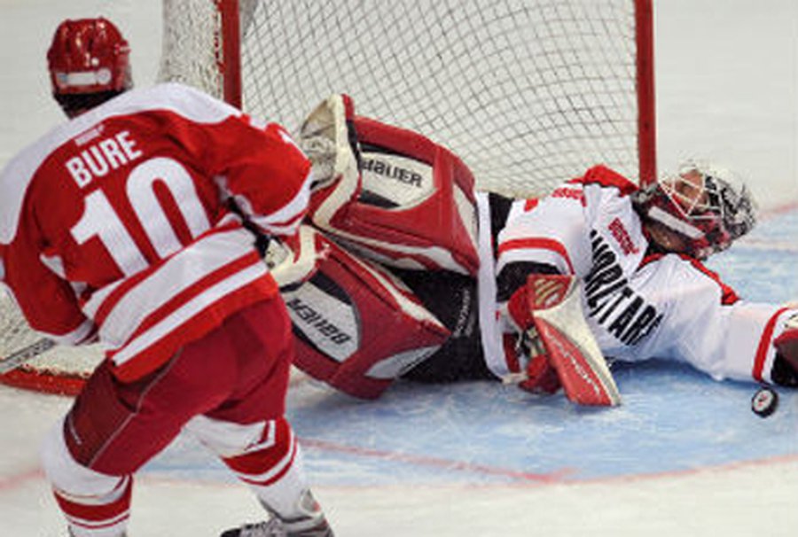 Российские ветераны победили сборную мира в юбилейном матче Суперсерии-1972                                 - Культурные и спортивные мероприятия