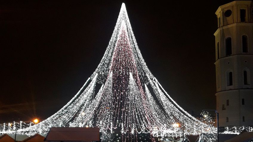 В Вильнюсе зажглась Рождественская елка