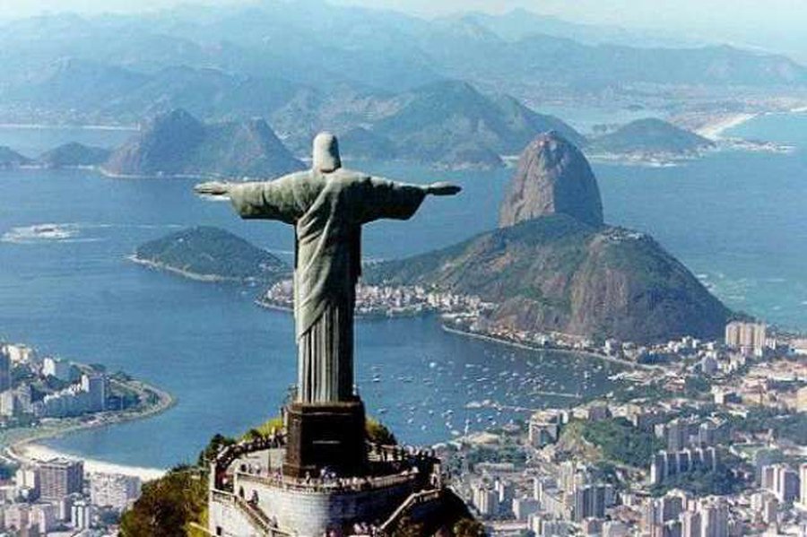 В школе Рио-де-Жанейро неизвестный расстрелял детей           - Происшествия и криминал