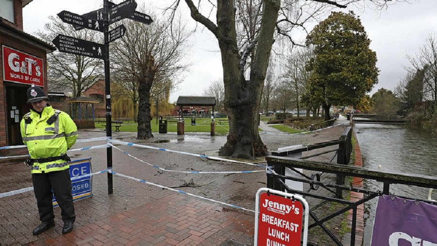 СМИ: британская полиция изучает версию об отравленной гречке в деле Скрипалей - В Мире