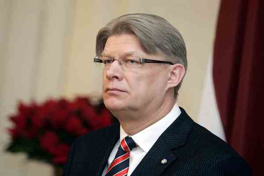 Президент Латвии едет в Москву поговорить об истории