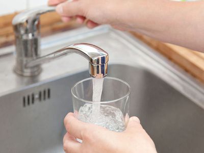 Подорожает и вода: некоторые компании находятся на грани неплатежеспособности - Литва и страны Балтии