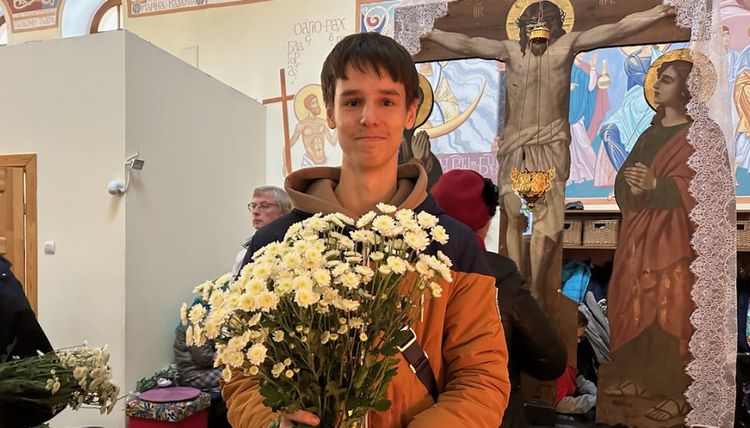 Поздравляем матерей с Днем матери и всех православных женщин – с Днем жён-мироносиц!