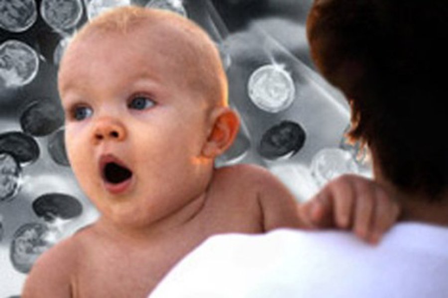 Столичный суд обратился в КС по поводу сокращения материнских выплат - Литва и страны Балтии