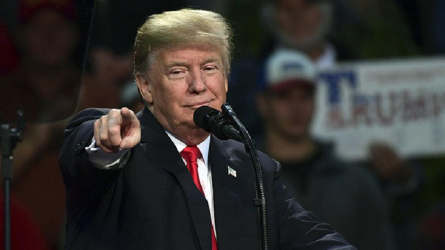 Трамп заявил, что США победили в двух мировых войнах и "поставили на колени коммунизм" - В Мире