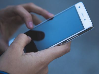 В Литве с 1 марта номера телефонов с цифрой 8 в начале не будут работать: контакты можно обновить автоматически - Литва и страны Балтии