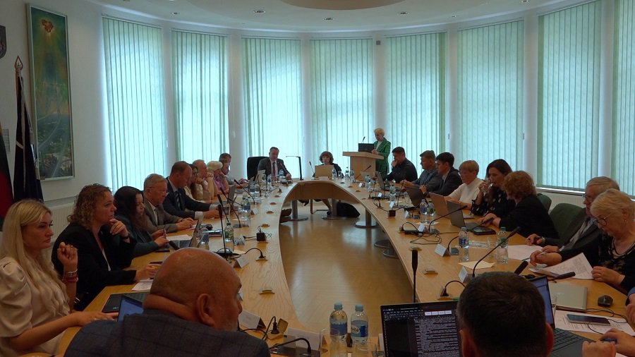 Совет в очередной раз отложил принятие нового тарифа на вывоз мусора (видео) - В Висагинасе