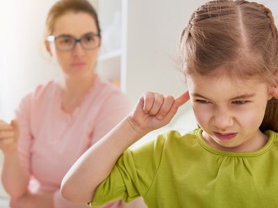 Критика ребенка за плохую учебу -  не психологическое насилие - Литва и страны Балтии