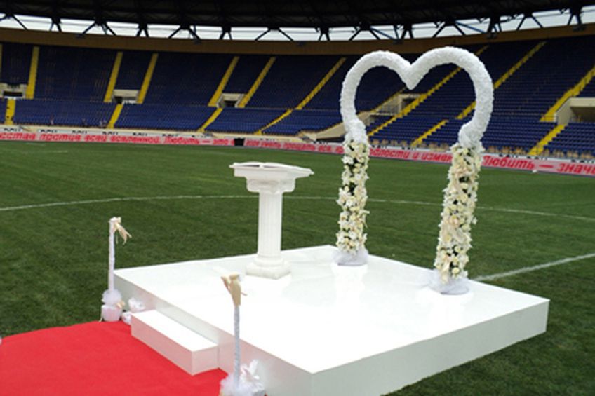 На легендарном стадионе Барселоны будут играть свадьбы