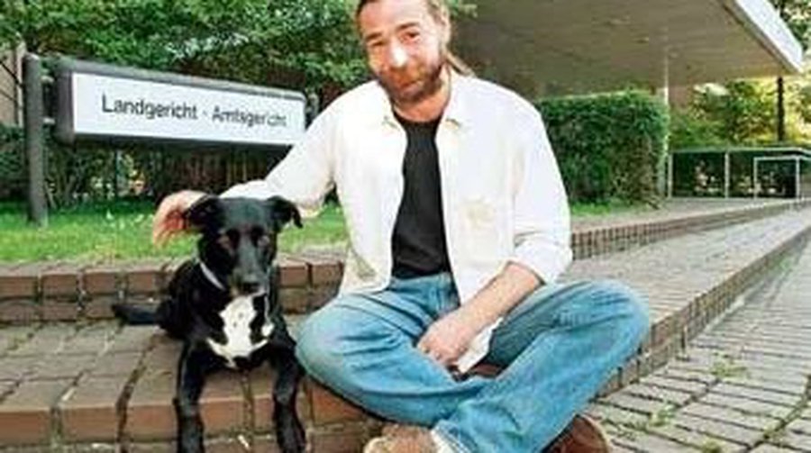 Безработный покусал собаку и был оштрафован на 300 евро - Хобби, отдых и развлечения