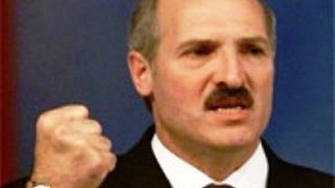 Лукашенко пообещал «шандарахнуть» по тем, кто бастует и проводит акции