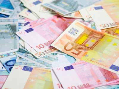 Сейм Литвы открыл путь закону о введении евро - Литва и страны Балтии