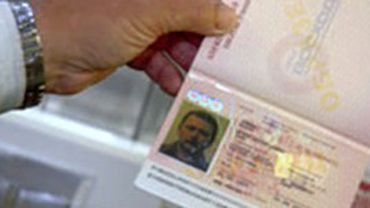В паспортах граждан Литвы появятся записи не на государственном языке
