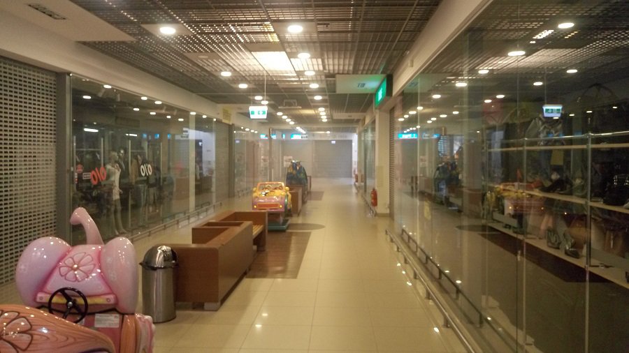 Правительство Литвы передумало: торговые центры пока не откроют - Литва и страны Балтии