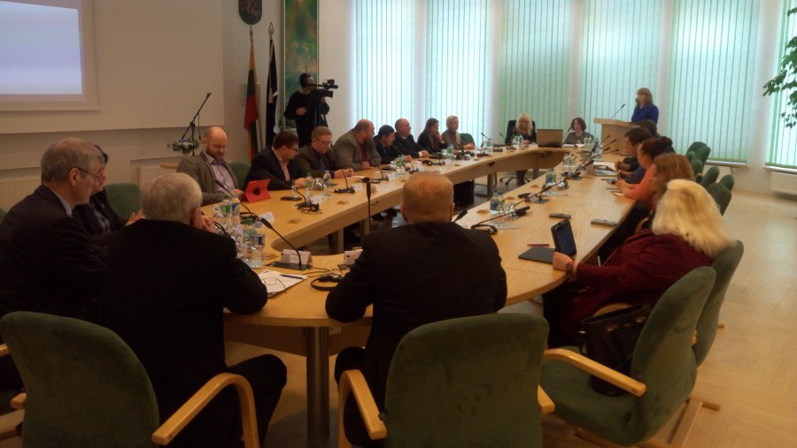 Идет заседание совета. Страсти накаляются - В Висагинасе