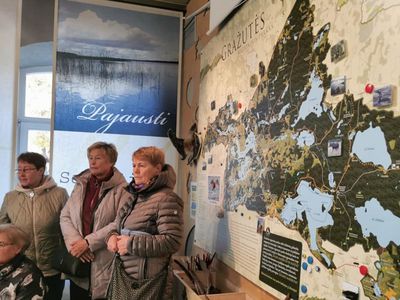 Экскурсия в Салакас. Посещение музея, костела и побережья оз. Луодис (фотогалерея) - В Висагинасе